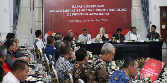 Rakor Hidrometeorologi Basah : Kepala BNPB Sampaikan Empat Strategi Tangani Banjir Bandung