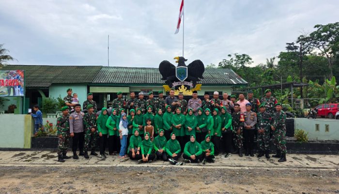 Koramil 421-09/Tjb Bersama Jajaran Polsek Tanjung Bintang Berbagi Takjil dan Buka Puasa Bersama
