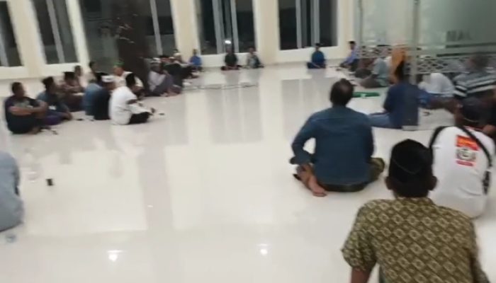 Bola Panas Surat Edaran Kades Sinar Palembang Dianggap Tidak Memihak Kepada Masyarakat